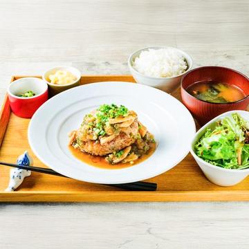 きのこたっぷり和風おろしのハンバーグ弁当