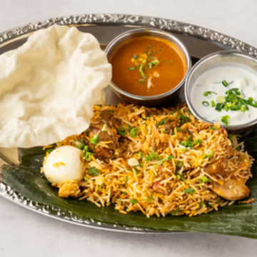 Chicken Biriyani With Curry & Rita チキンビリヤニとカレーとライター