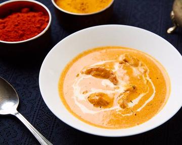 チキンカレー(サラダ・ナン付) Chicken Curry (Salad & Nan)