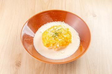 濃厚5種チーズのとろふわオムライス