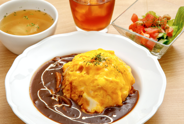 作りたて・フワとろ卵のオムハヤシセット Hashed Beef and Omelette set
