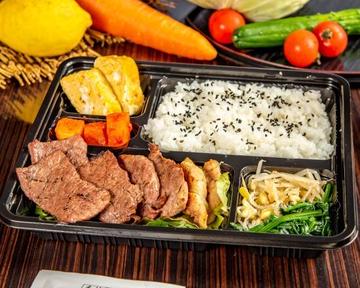 牛カルビ弁当 Beef Kalbi Bento Box