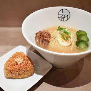 盛岡冷麺【太麺】 + おにぎり