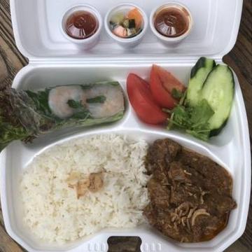 数量限定 ルンダン弁当＆生春巻きセット (Lunch Box)  Rendang Beef ＆ Namaharumaki(Lunch Box)
