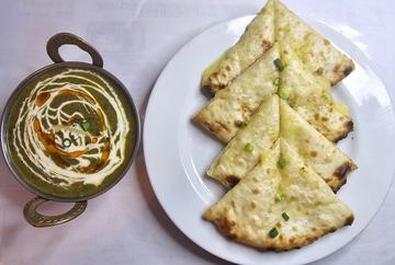 サグマッシュルーム+チーズナン(saag masroom+cheese naan)