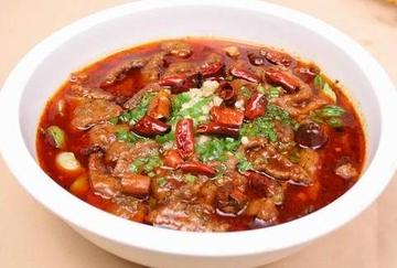 牛肉と野菜の四川風煮込み(水煮牛肉)