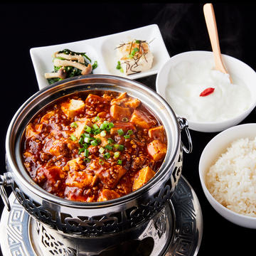 ピリ辛麻婆豆腐鍋セット Mildly Spicy Mabo Tofu Hot Pot Set
