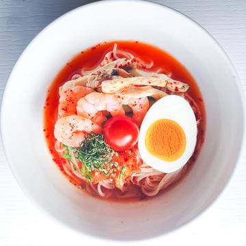 無添加ビビン冷麺(海老と炙りサラダチキンと自家製キムチ)