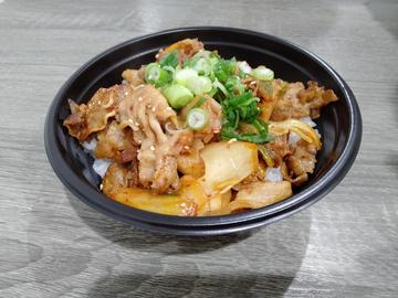 豚キムチ丼 ※麦飯になります