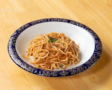 【名物】磯の香り豊かな 牡蠣のアラビアータOyster Arrabbiata (Spicy Tomato Pasta)