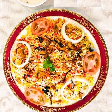 ビリヤニ(チキン)+ライタ Biryani (Chicken) + Raita