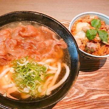 黒毛和牛肉うどん+ミニ親子丼セット