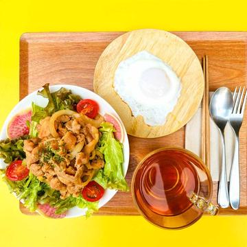 ガッツリポーク甘酒丼(目玉焼きトッピング、ティバッグ付)