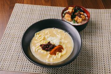 シビ辛かけポタージュらーめんガーリックから揚丼小