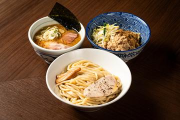 大山鶏のつけめん(三種チャーシュー入り)とパスタ和え麺セット