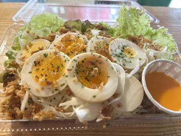 煮卵サラダ