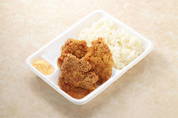 特大唐揚げ弁当 醤油3個