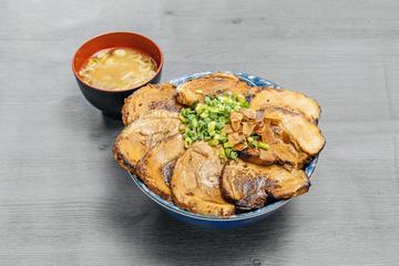 幸丼バラ どかメガ盛り丼(8枚)(手作り味噌汁付き) 得得デカ盛り丼!!