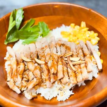 ポークステーキ丼 Pork Steak Bowl