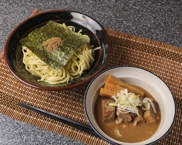 濃厚とんこつ魚介つけ麺