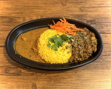 チキンカレーと豚キーマの2種あいがけ