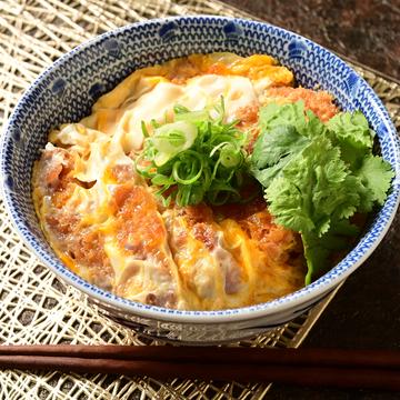 たっぷりパクチーカツ丼