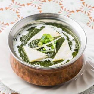 ほうれん草パニールカレー+ナン Horenso paneer curry + nan