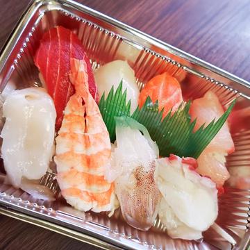 一合(並)Sushi Box with One Piece of Each Topping