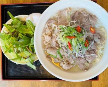 Ph B c Bit フォー特製 Beef Pho Special (Steak, Brisket, and Meatballs)