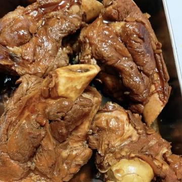 豚背骨の醤油煮込み(大骨)