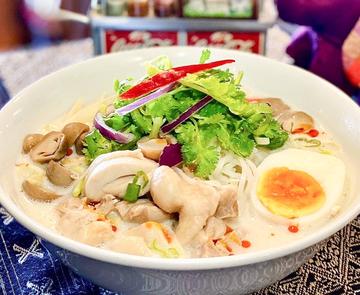 トムカー Tom Kha chicken Noodles