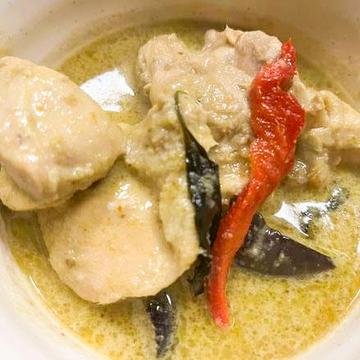 鶏肉とナスのグリーンカレー【ゲンキョウワーン】