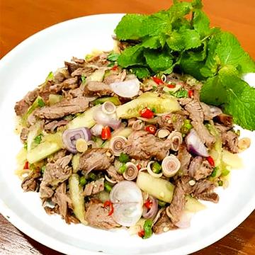 ソムタム・ムーヨー(スパイシー・ハム入りパパイヤサラダ) Papaya Salad with Thai Ham