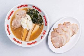 とんこつ正油チャーシューラーメン Pork Bone Broth and Soy Sauce Roast Pork Fillet Noodles