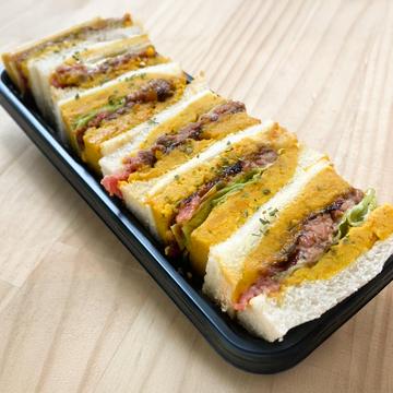 ローストビーフとかぼちゃチーズのパックサンド