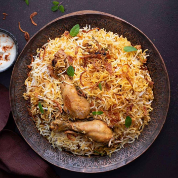 骨付きチキンビリヤニ (CHIKEN BONE BIRIYANI)