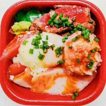 ローストビーフマグロ丼
