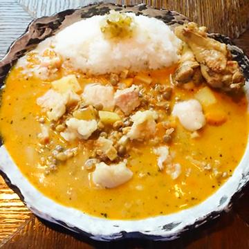 牛モツとスパイスチキンカレー