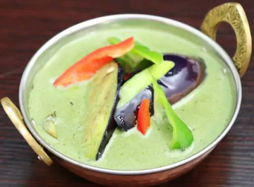 グリーンカレーとライス(Green curry with rice)