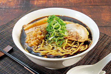 人気No.2 スタミナ富山ブラックラーメン