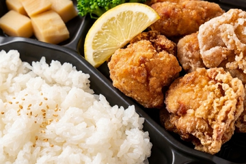 【リピート率No.1】サクじゅわ！ご飯が消える唐揚げ弁当 ご飯200g 唐揚げ5個