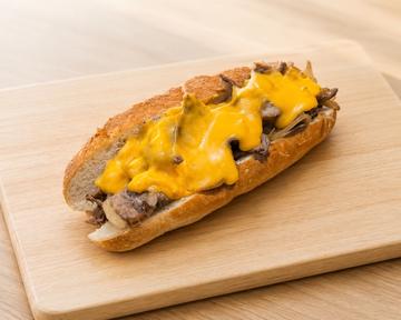 フィリーチーズステーキ PHILLY CHEESE STEAK