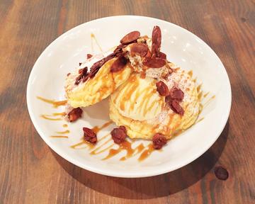リコッタパンケーキ(キャラメルナッツ＆バニラアイス)Ricotta Pancake (Caramel Nuts ＆ Vanilla Ice)
