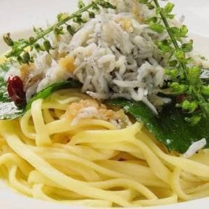 釜揚げシラスと大葉のペペロンチーノ