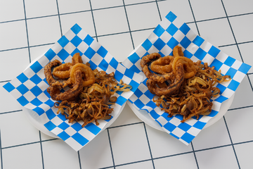 [一つ頼むと一つ無料]イカ天ぷら+すあげたまねぎ(1+1) / Squid Tempura + Deep-Fried Onions (1+1)