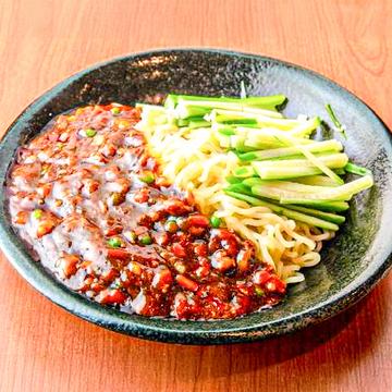 ジャージャー麺