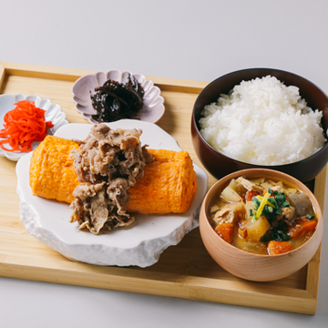 幻の牛煮出汁巻き定食
