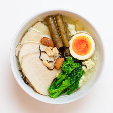 【低糖質】豆腐ライスを使った低糖質だけど満足感のある出汁茶漬け(低温スチームポークトッピング)