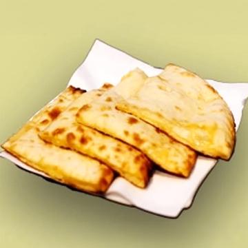 チーズナン(Cheese Naan)