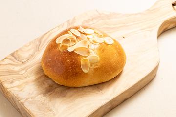 クリームパン